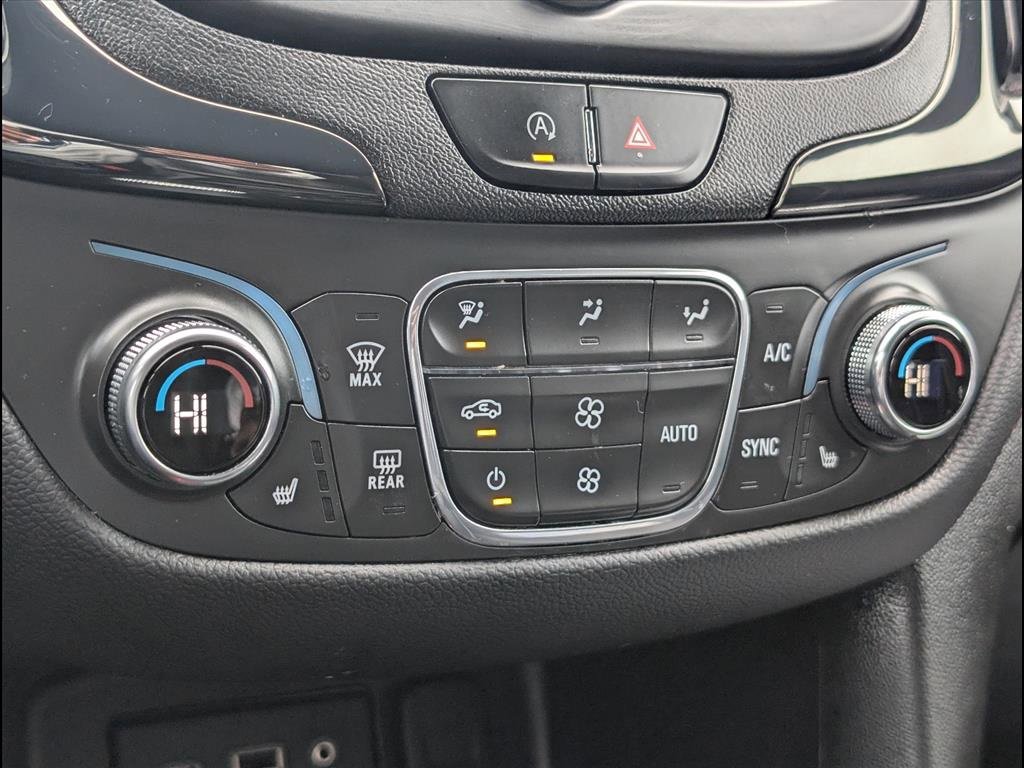 Used 2022 Chevrolet Equinox RS image 16