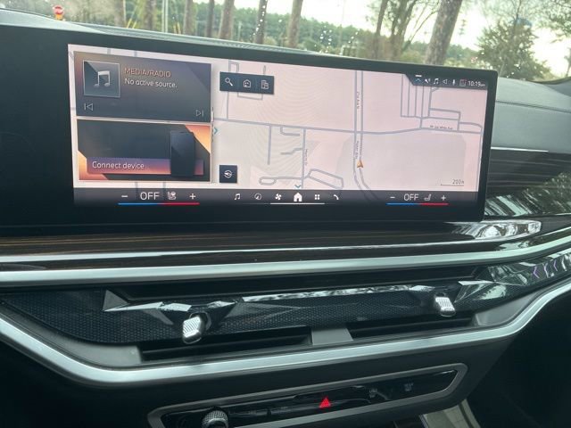 Used 2025 BMW X5 xDrive50e image 35