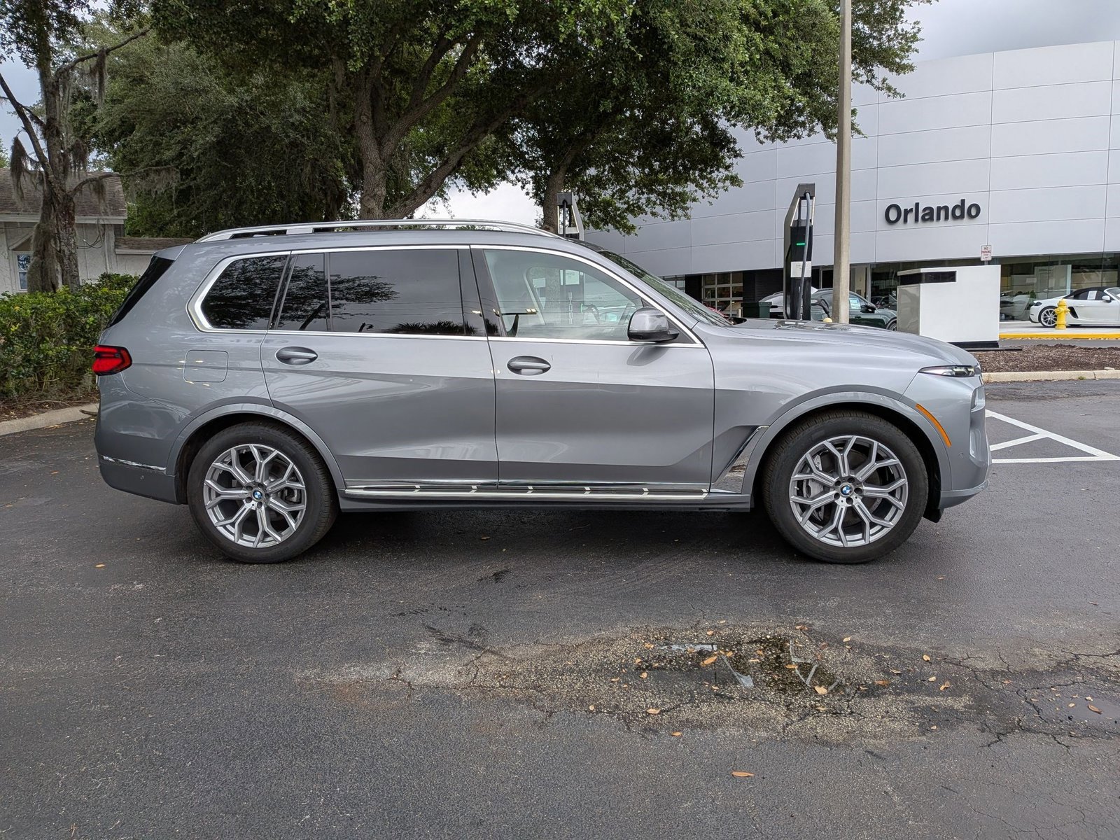 Used 2026 BMW X7 xDrive40i AWD/4WD image 7