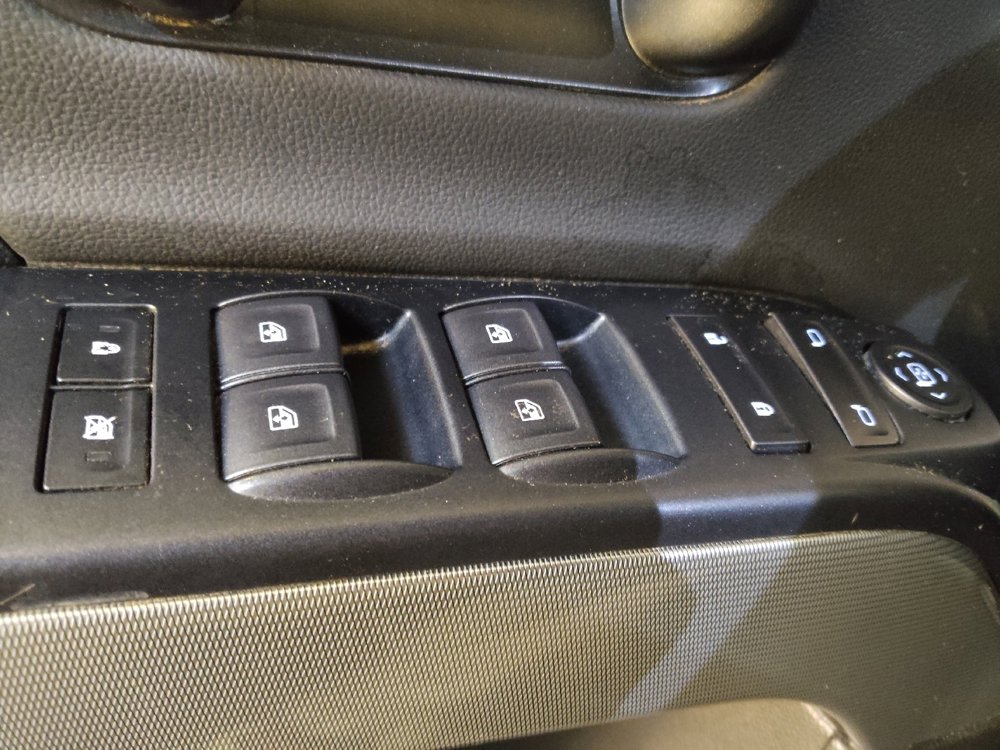 Used 2018 Chevrolet Silverado 1500 LT w/ All Star Edition image 27