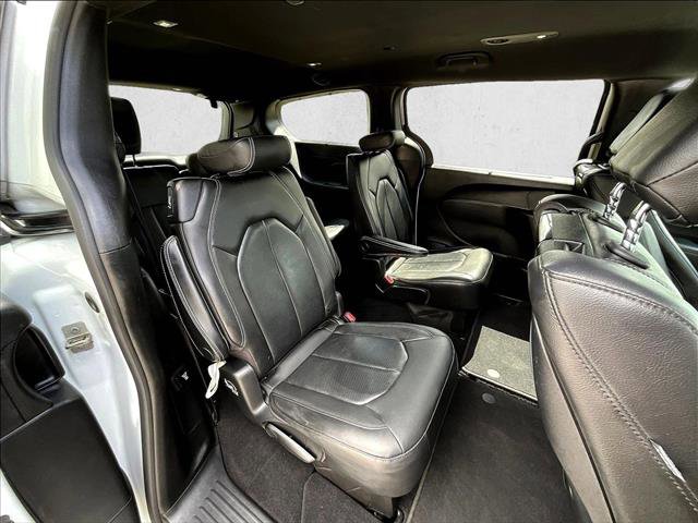 Used 2020 Chrysler Pacifica Touring-L Plus w/ Advanced Safetytec Group image 26