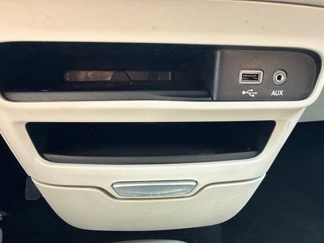 Used 2019 Chrysler Pacifica Touring Plus w/ Advanced Safetytec Group FWD image 34