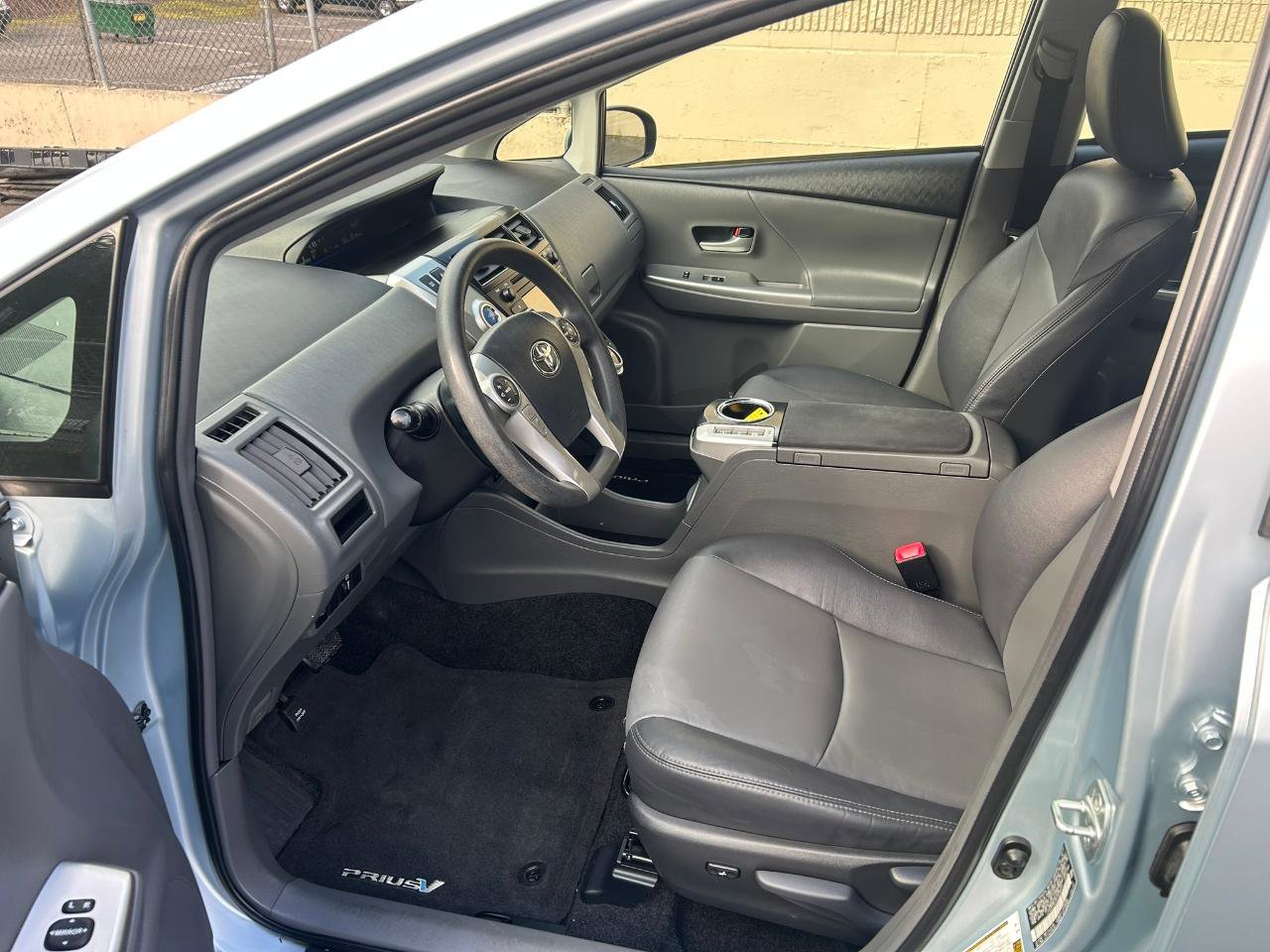 Used 2012 Toyota Prius V Five image 11