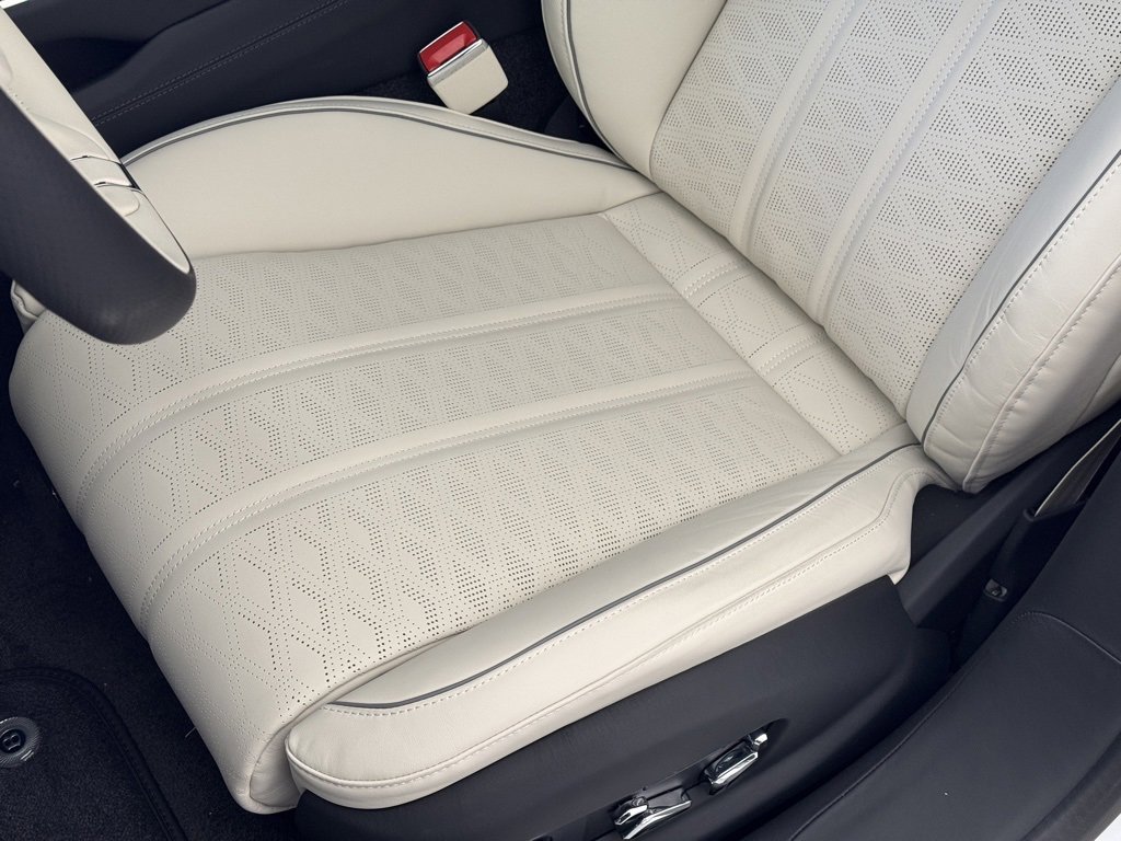 New 2026 Bentley Flying Spur Plug-In Hybrid image 7