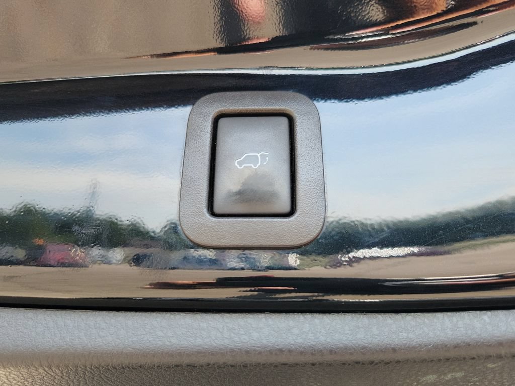 Used 2019 Toyota Highlander XLE AWD/4WD image 35
