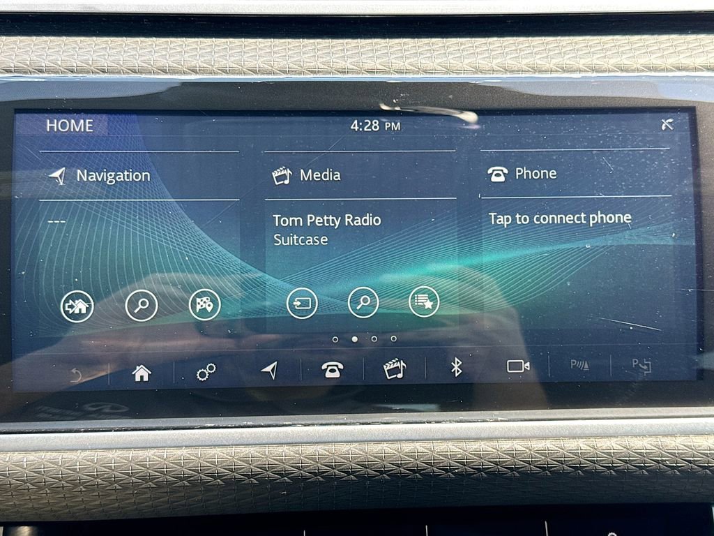 Used 2019 Land Rover Range Rover Velar R-Dynamic SE AWD/4WD image 16