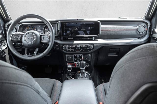 Used 2026 Jeep Wrangler Unlimited Rubicon AWD/4WD image 19