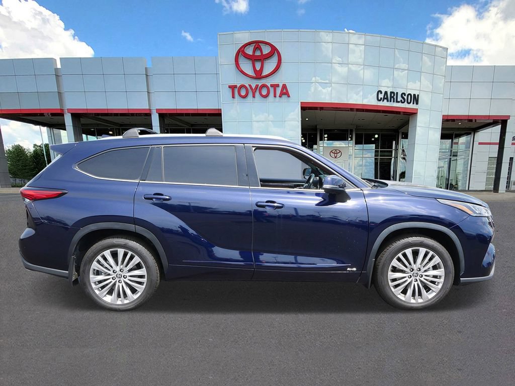 Used 2023 Toyota Highlander Platinum AWD/4WD image 4