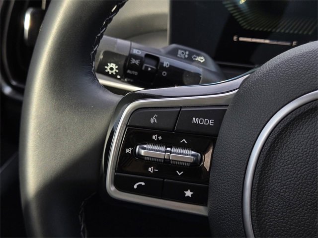 Certified 2025 Kia Sorento EX image 27