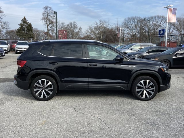 Used 2022 Volkswagen Taos SE image 4