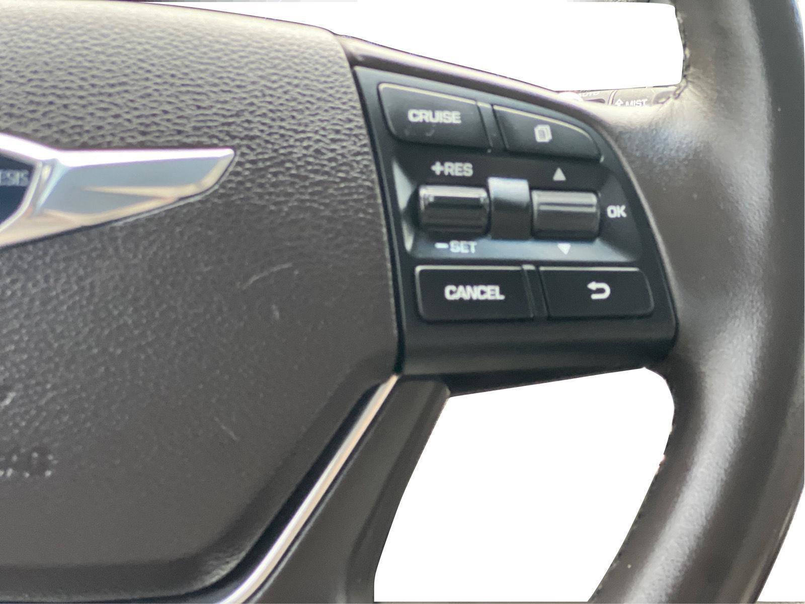 Used 2016 Hyundai Genesis 3.8 RWD image 17