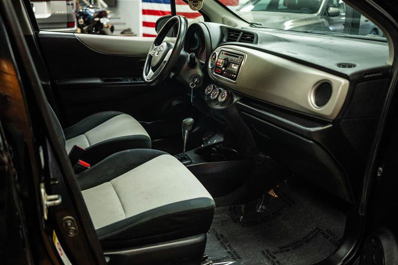 Used 2013 Toyota Yaris LE FWD image 12