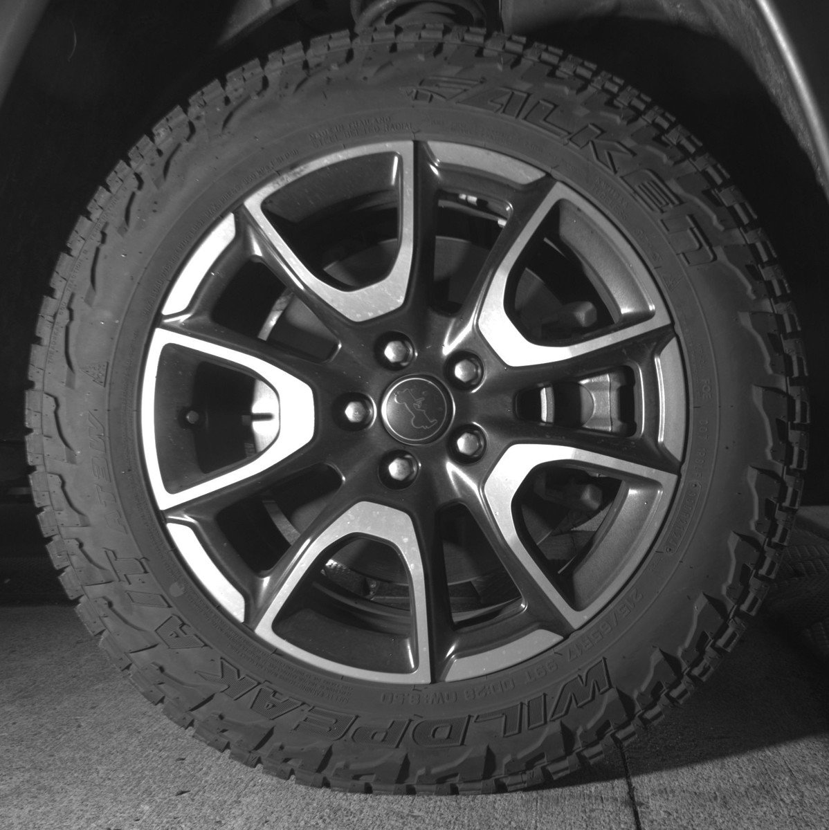 Used 2025 Jeep Compass Trailhawk AWD/4WD image 13