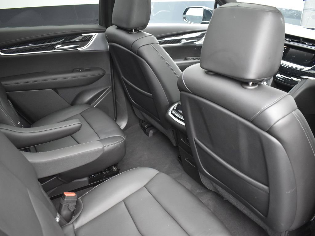 Used 2024 Cadillac XT6 Premium Luxury w/ Technology Package image 32