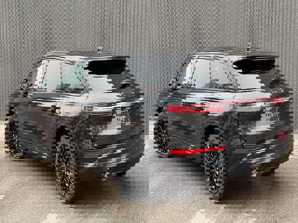 New 2026 Lincoln Corsair Premiere image 4