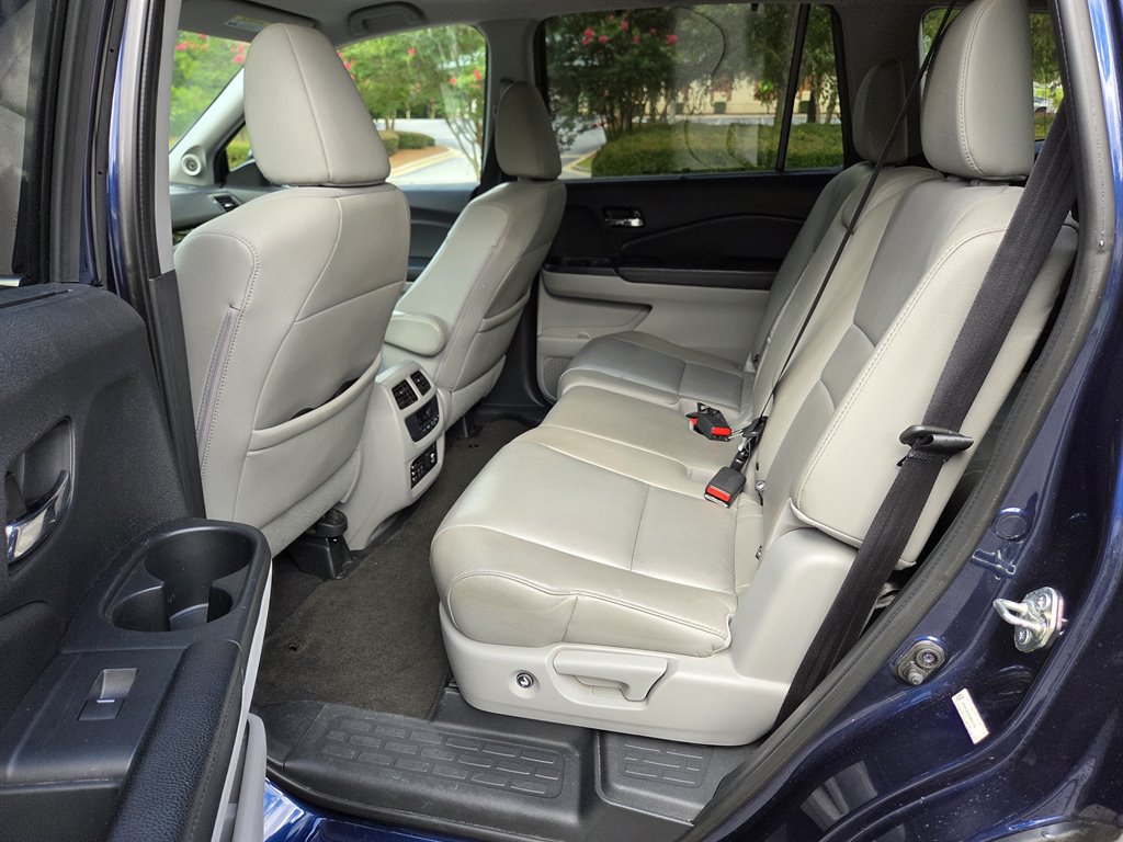 Used 2016 Honda Pilot Touring image 25