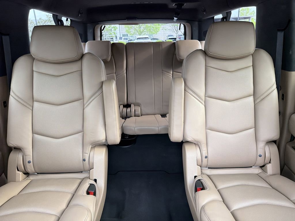 Used 2019 Cadillac Escalade ESV Platinum image 31