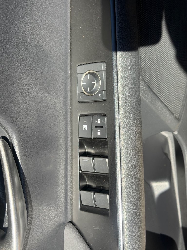 Used 2020 Lexus UX 200 w/ Premium Package FWD image 18