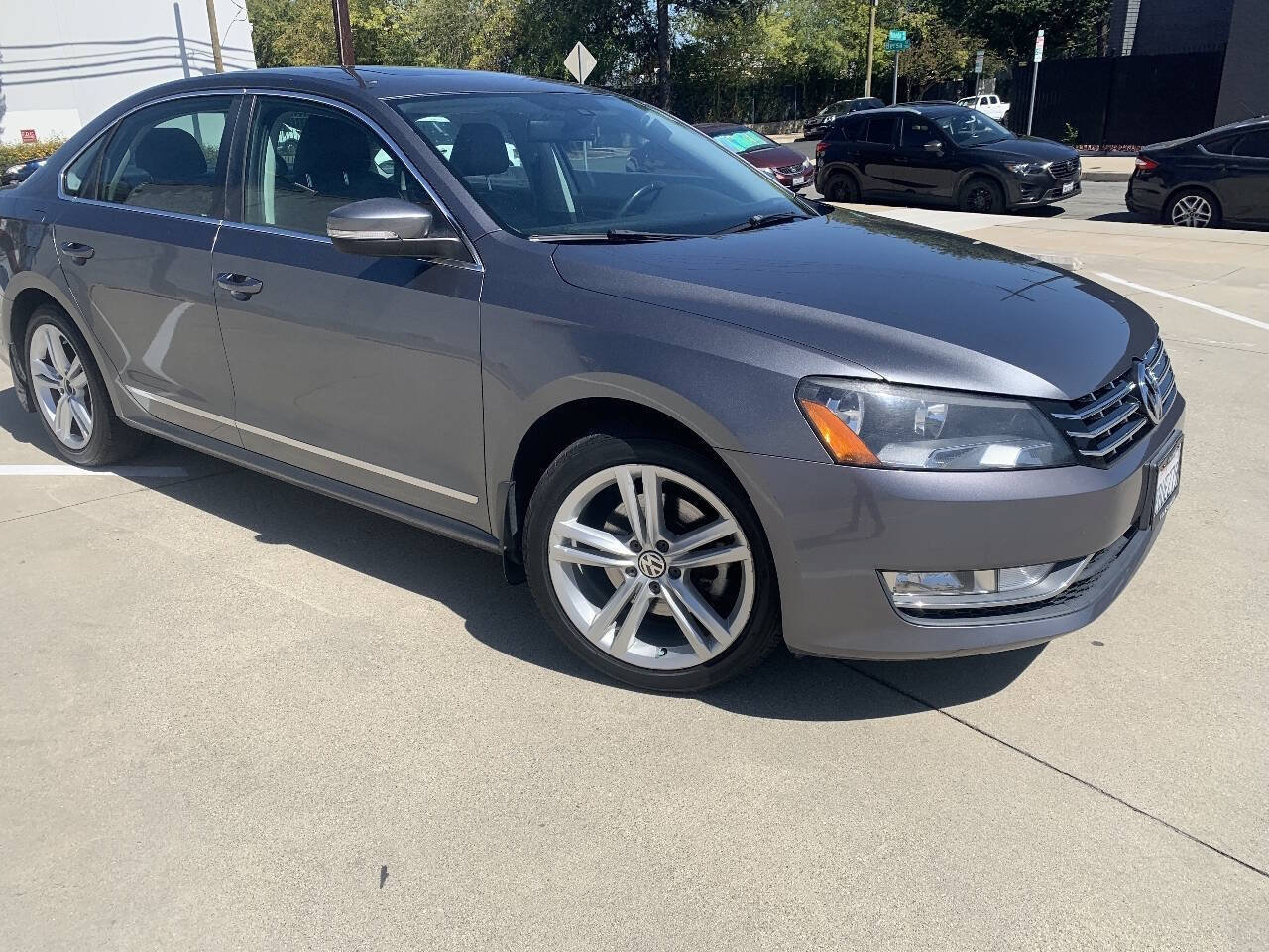 Used 2014 Volkswagen Passat TDI SEL Premium FWD image 6