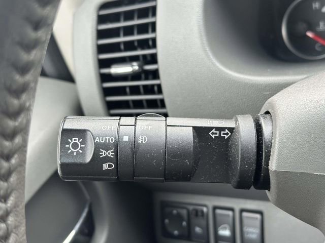 Used 2013 Nissan Frontier SL w/ Moonroof Pkg image 33