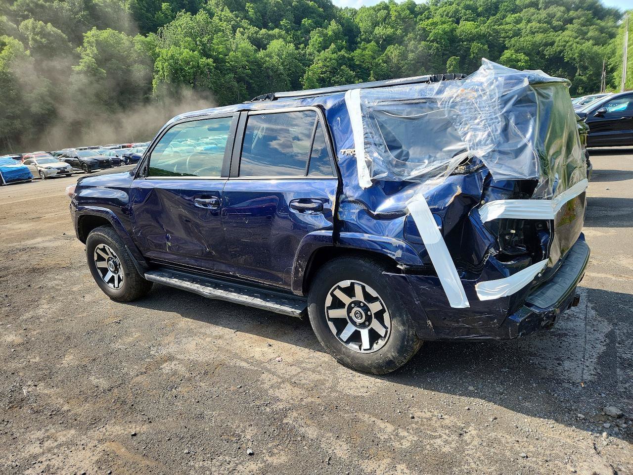 Used 2019 Toyota 4Runner TRD Off-Road AWD/4WD image 3