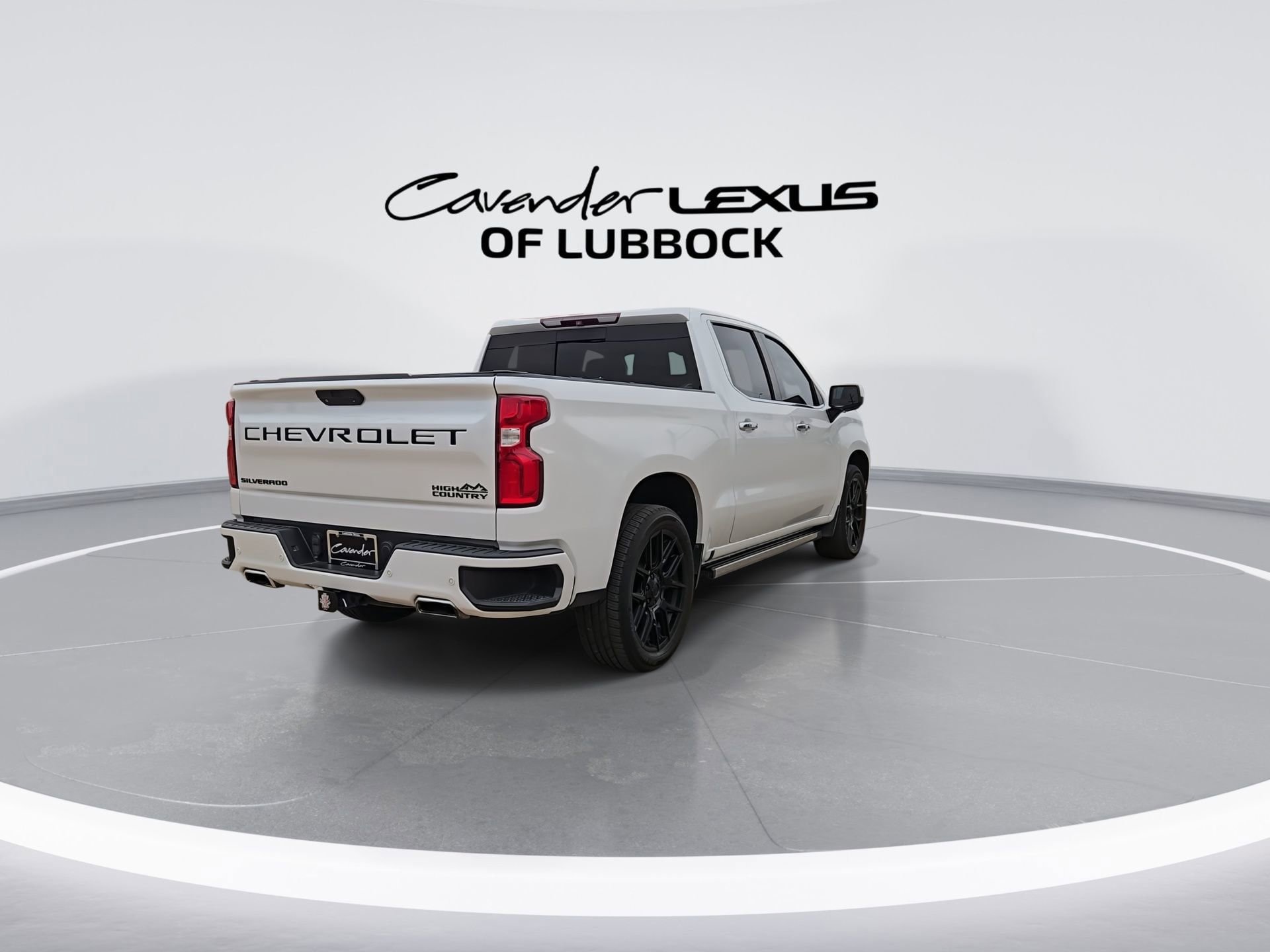 Used 2019 Chevrolet Silverado 1500 High Country w/ Technology Package AWD/4WD image 8