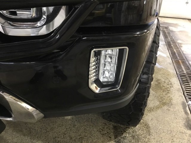 Used 2021 GMC Sierra 2500 Denali w/ Denali Black Diamond Edition image 8