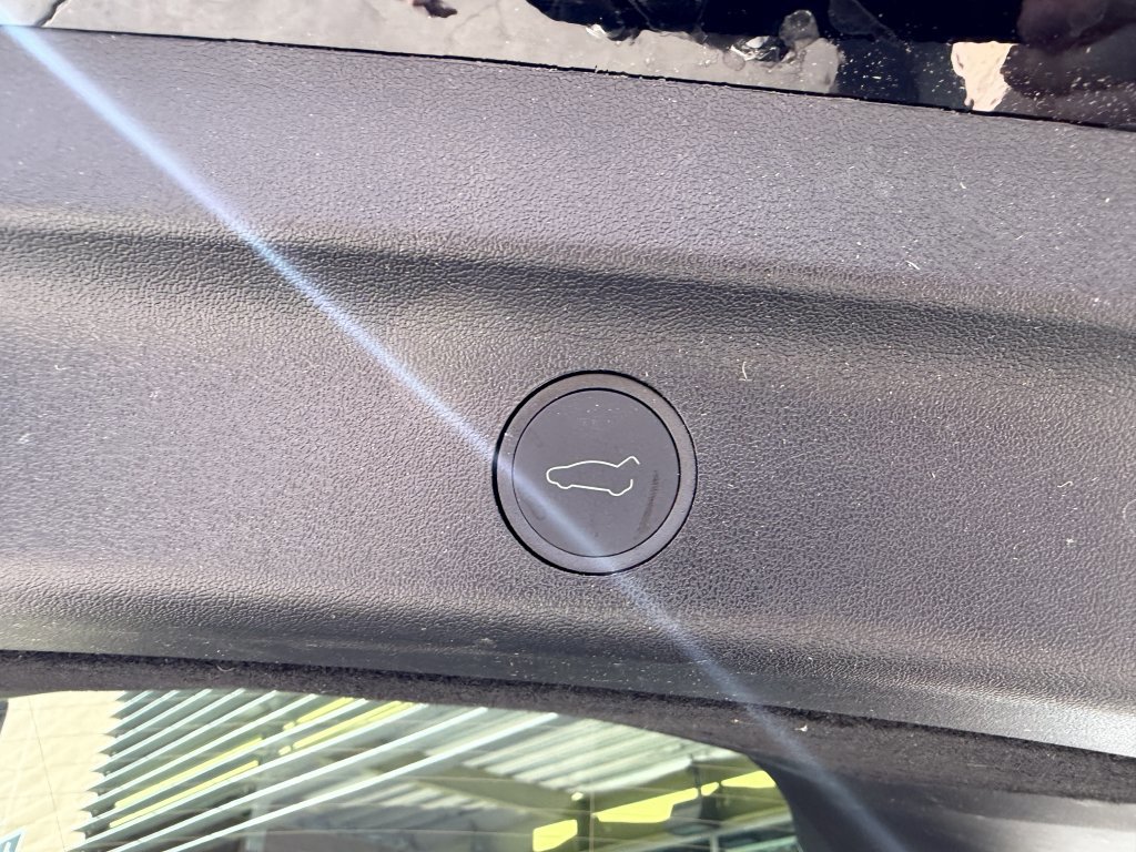 Used 2023 Tesla Model Y Long Range image 39