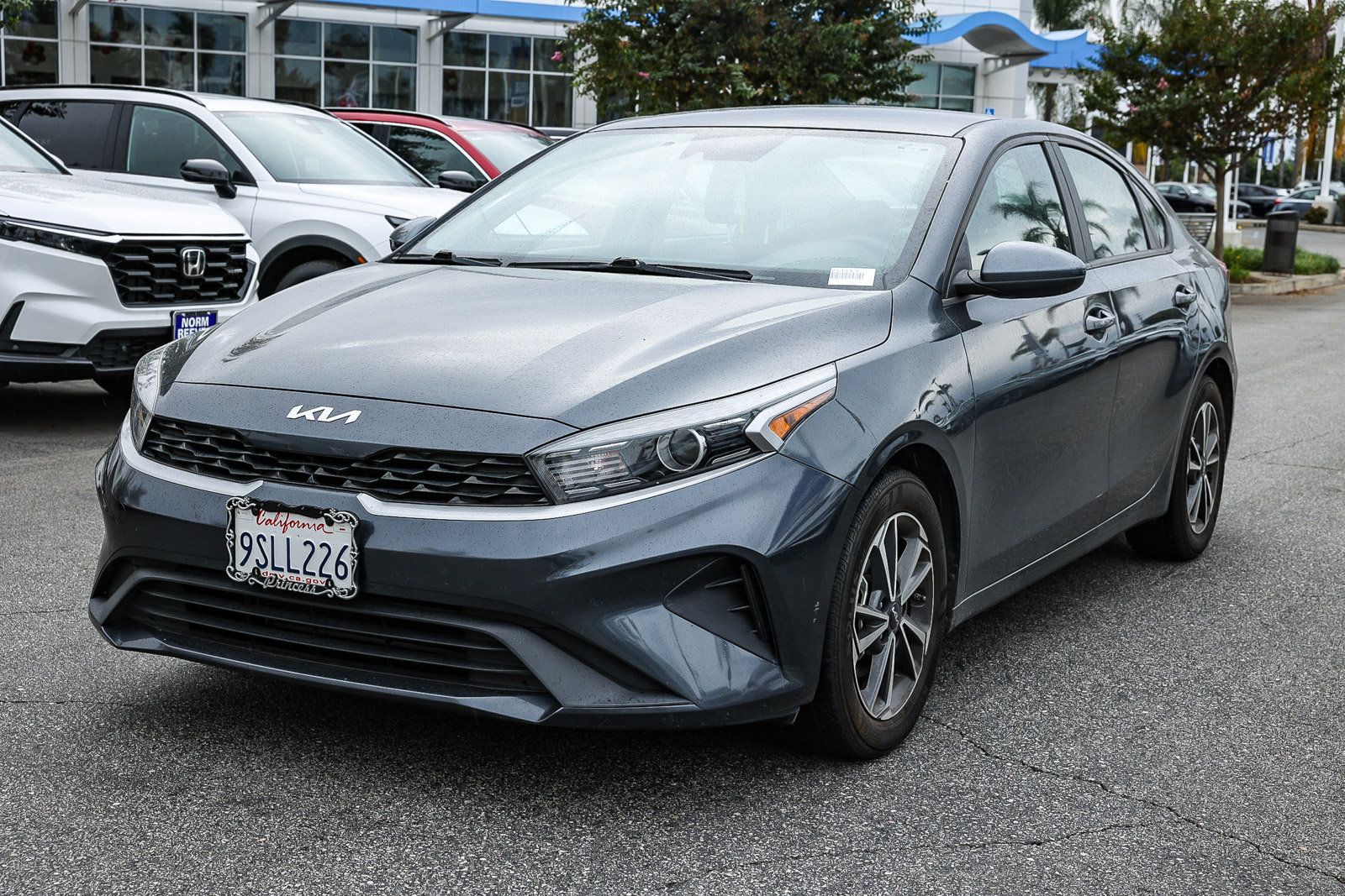 Used 2022 Kia Forte LXS image 3