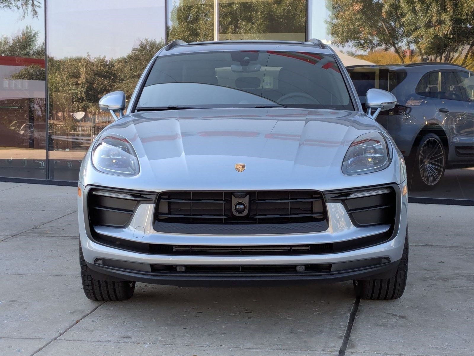 Certified 2026 Porsche Macan AWD/4WD image 6