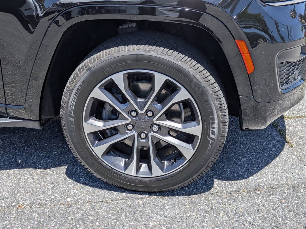 Used 2021 Jeep Grand Cherokee L Overland w/ Luxury Tech Group IV AWD/4WD image 10