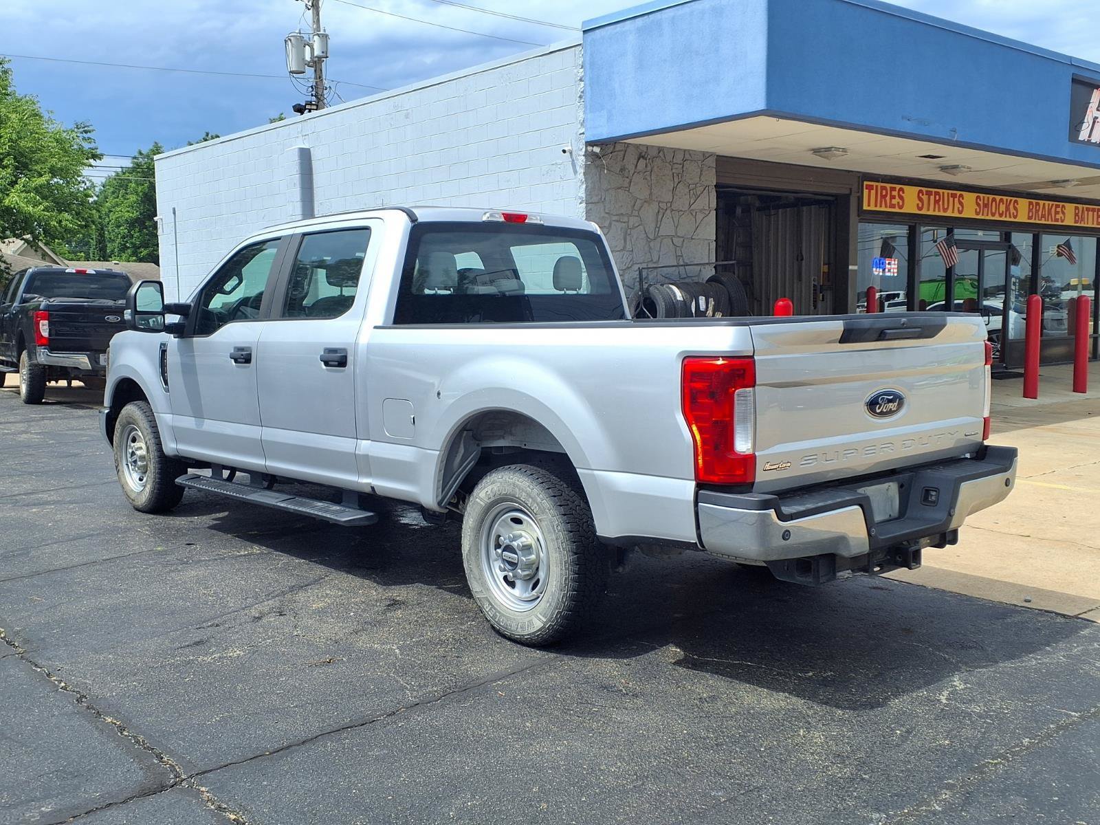 Used 2018 Ford F350 XL RWD image 4
