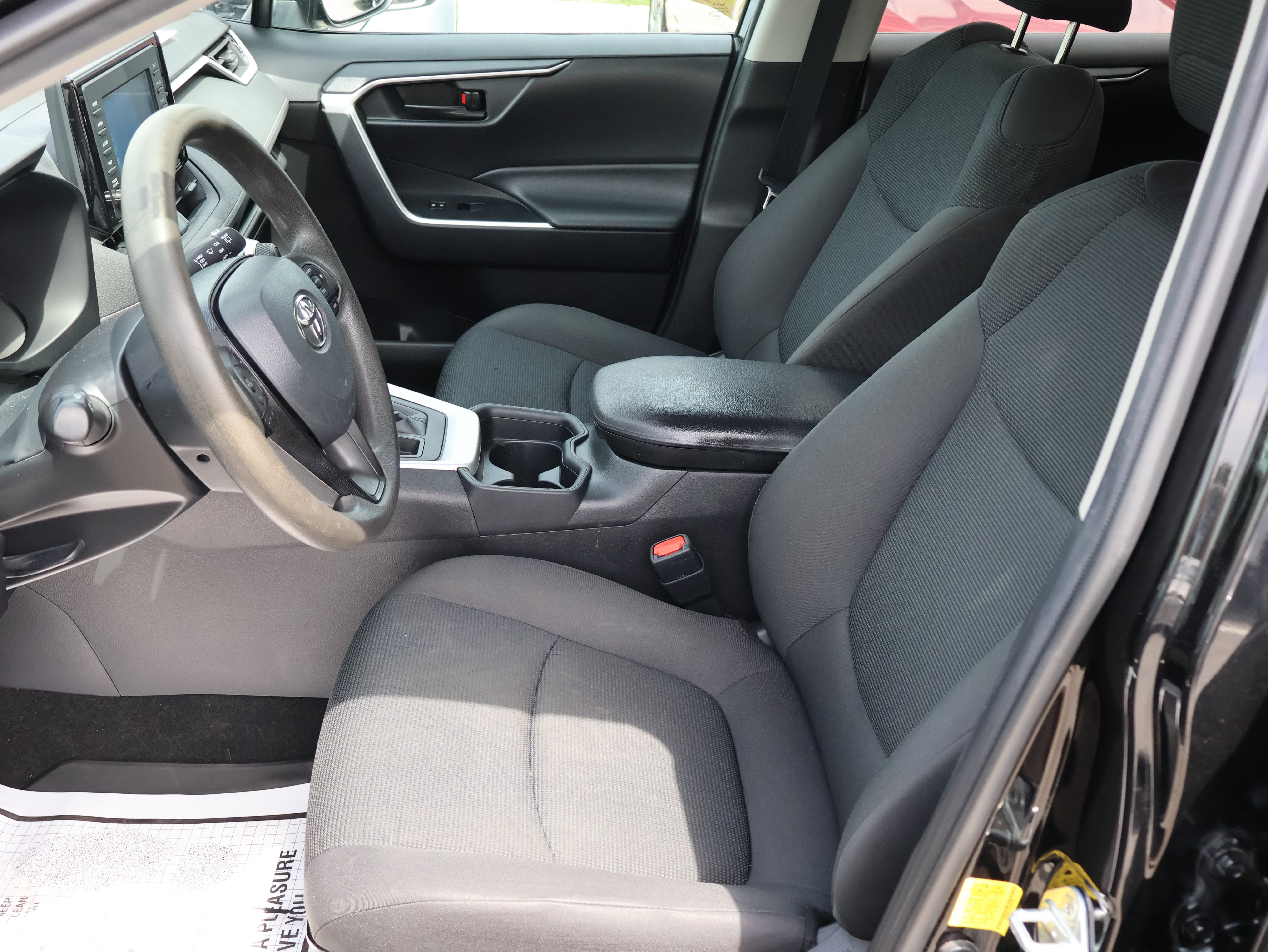Used 2020 Toyota RAV4 LE AWD/4WD image 13