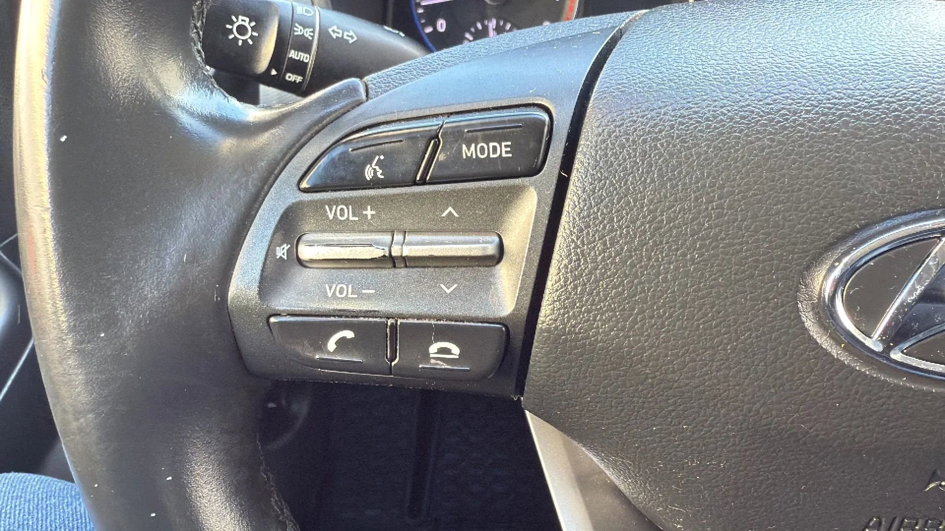 Used 2018 Hyundai Kona SEL image 12