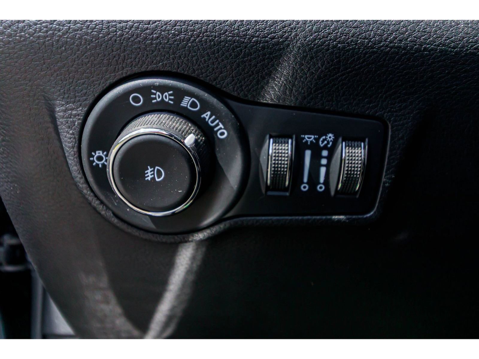 Used 2022 Jeep Compass Latitude image 21