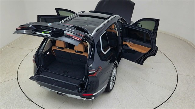 Used 2025 BMW X7 xDrive40i w/ Executive Package image 91