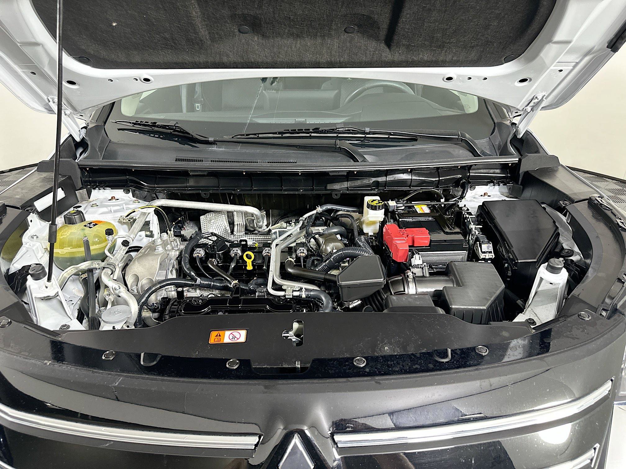 Used 2025 Mitsubishi Outlander ES AWD/4WD image 33