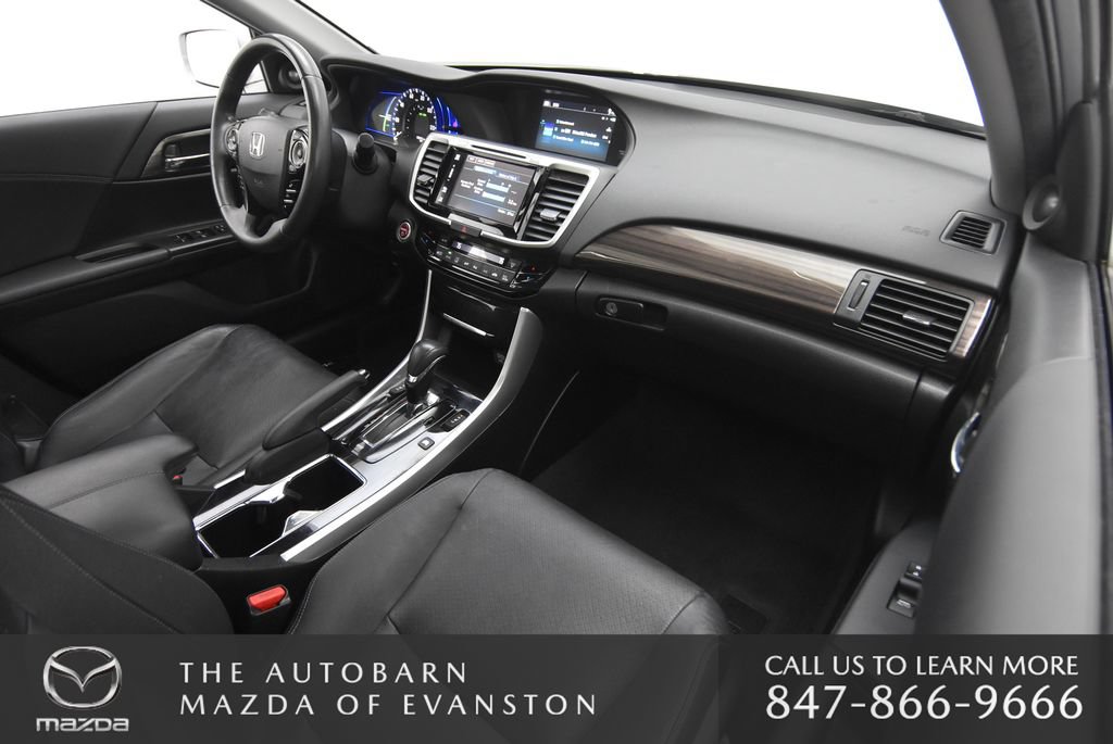 Used 2017 Honda Accord Touring image 29