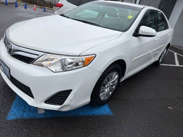 Used 2013 Toyota Camry LE image 3