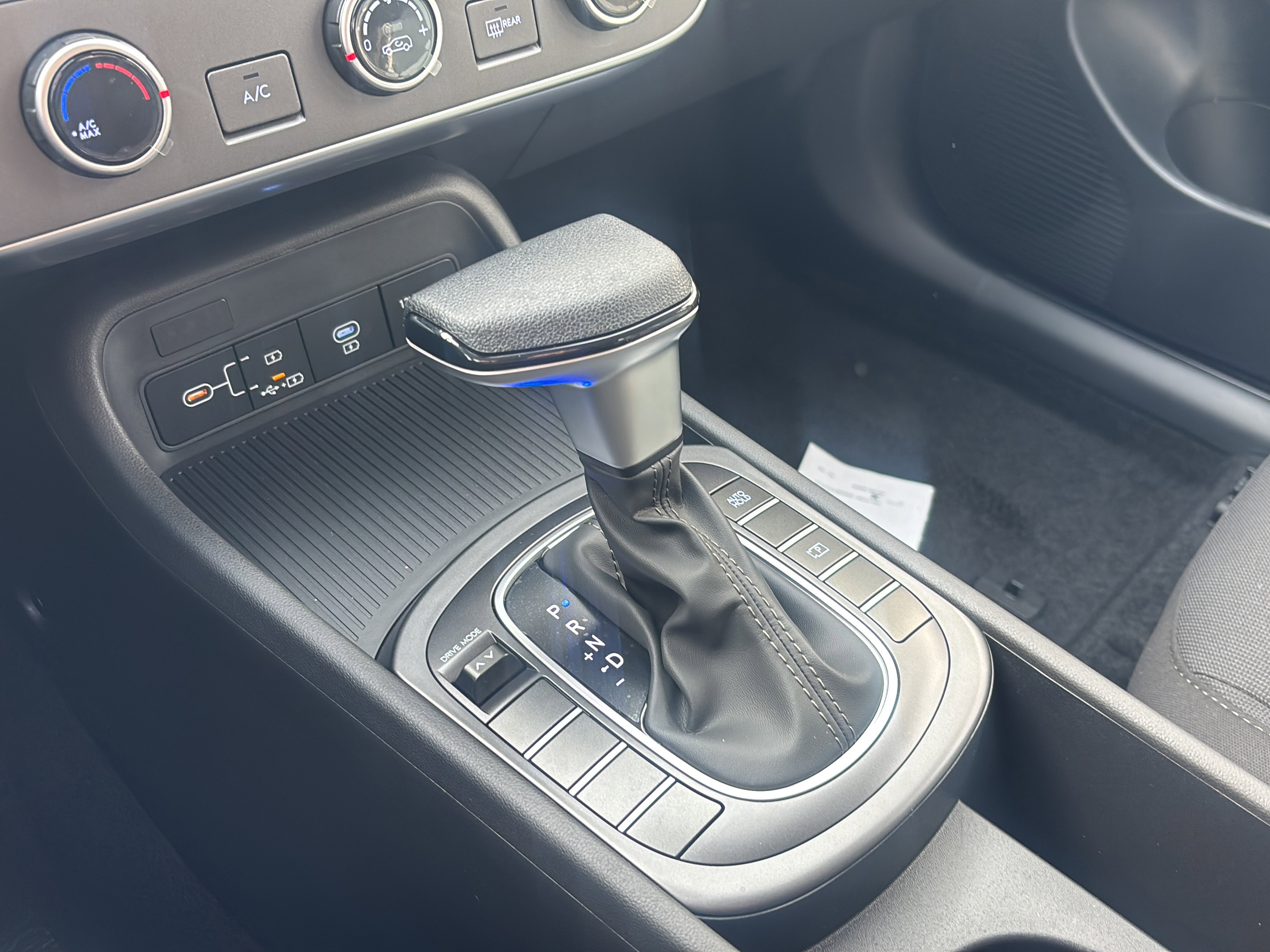 New 2026 Hyundai Kona SE image 17