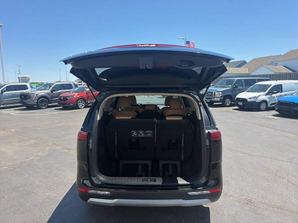 Used 2024 Kia Carnival LX FWD image 50