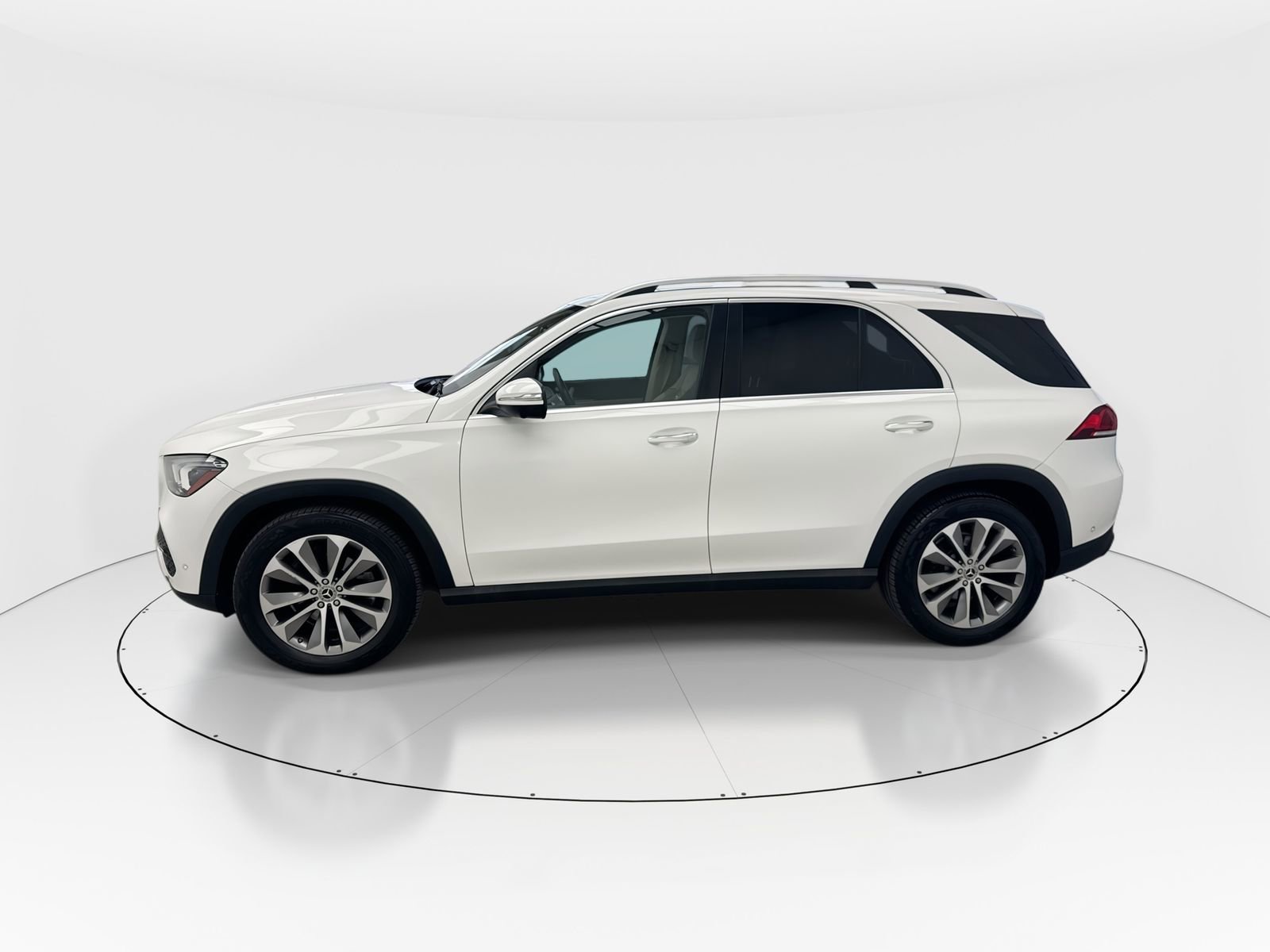 Used 2020 Mercedes-Benz GLE 350 4MATIC w/ Premium Package image 5