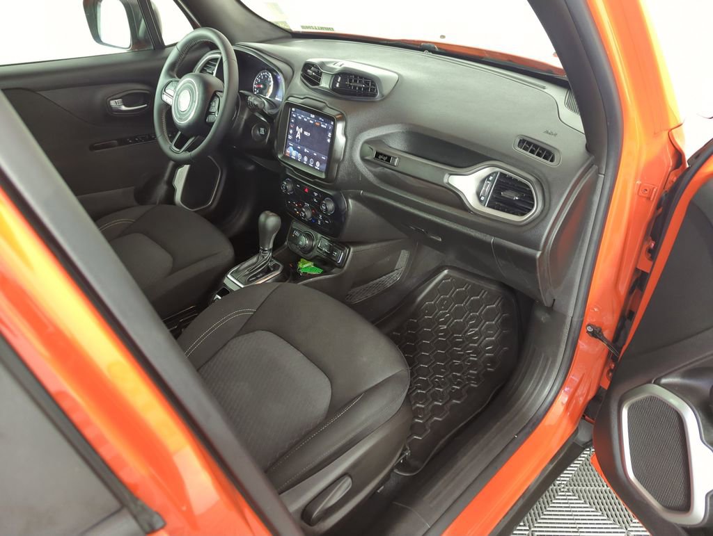 Used 2021 Jeep Renegade Latitude image 34