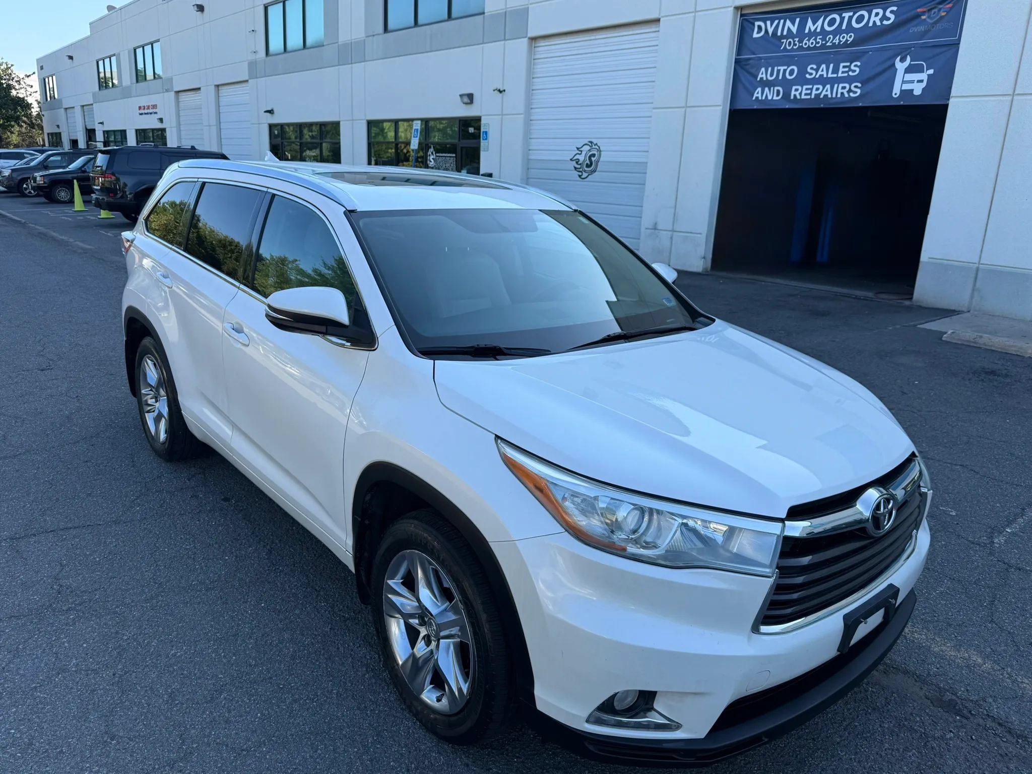 Used 2015 Toyota Highlander Limited AWD/4WD image 16