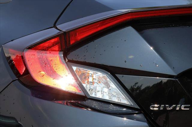 Used 2019 Honda Civic Sport image 11