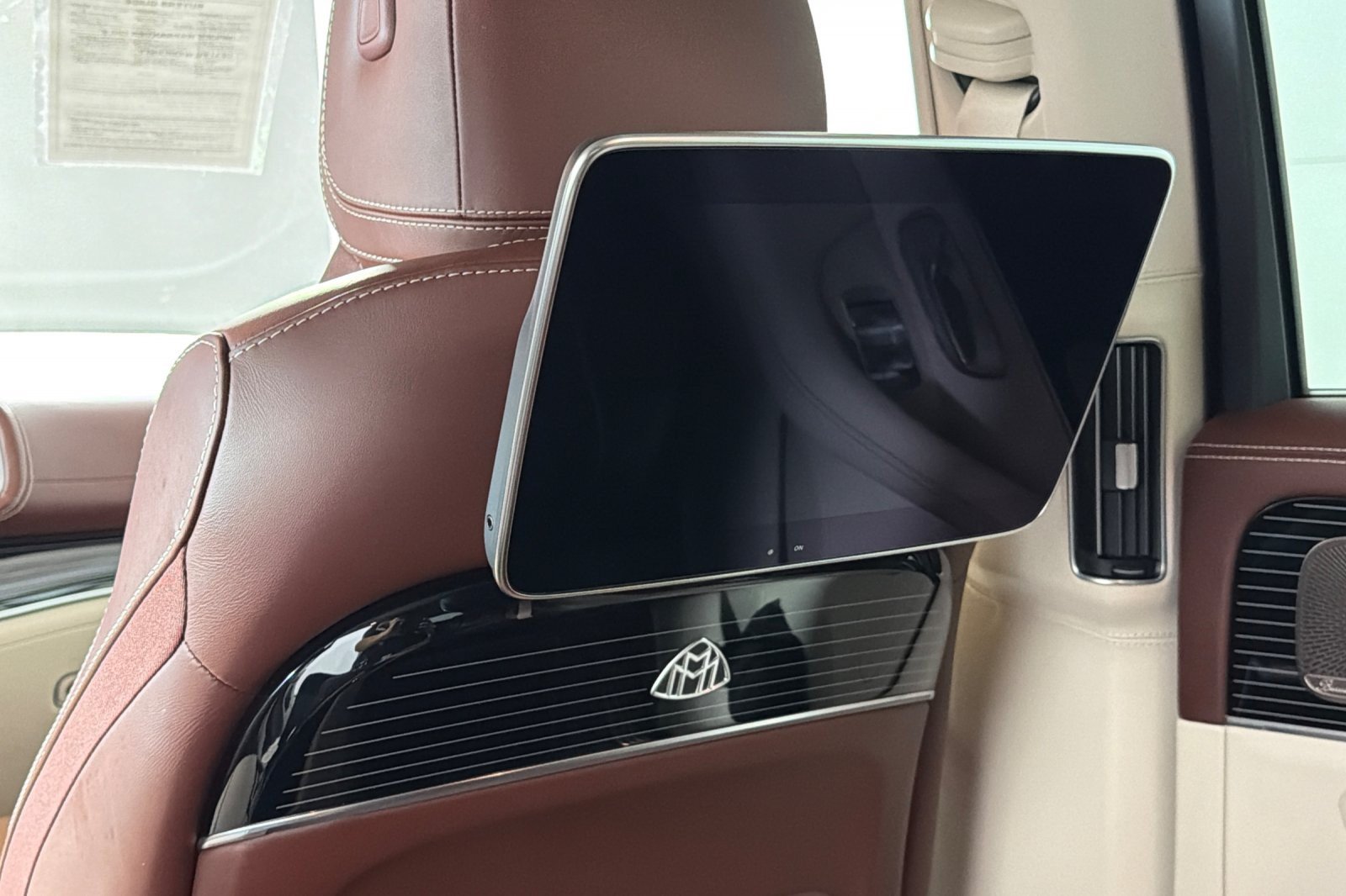 Used 2025 Mercedes-Benz Maybach GLS 600 4MATIC image 14