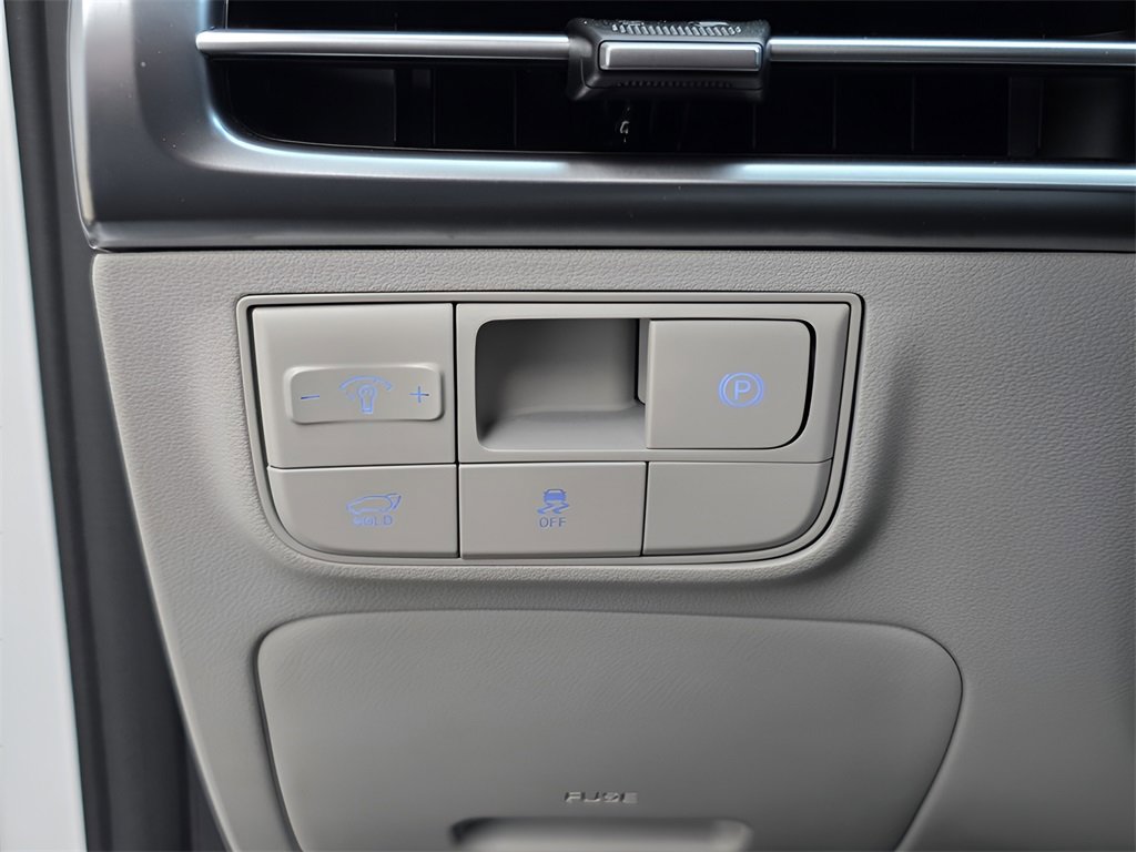 Used 2025 Hyundai Tucson Limited image 25