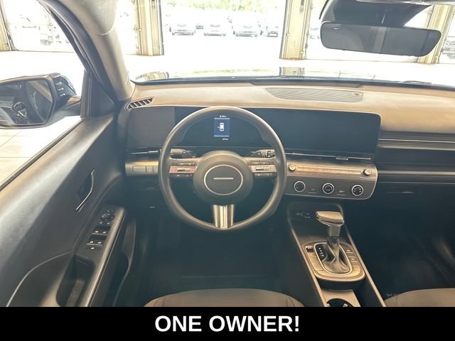 Used 2025 Hyundai Kona SE AWD/4WD image 2