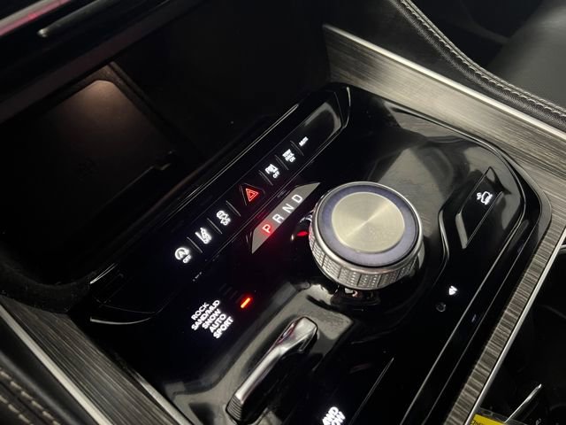 Used 2023 Jeep Wagoneer Series II w/ HD Trailer Tow Package image 22