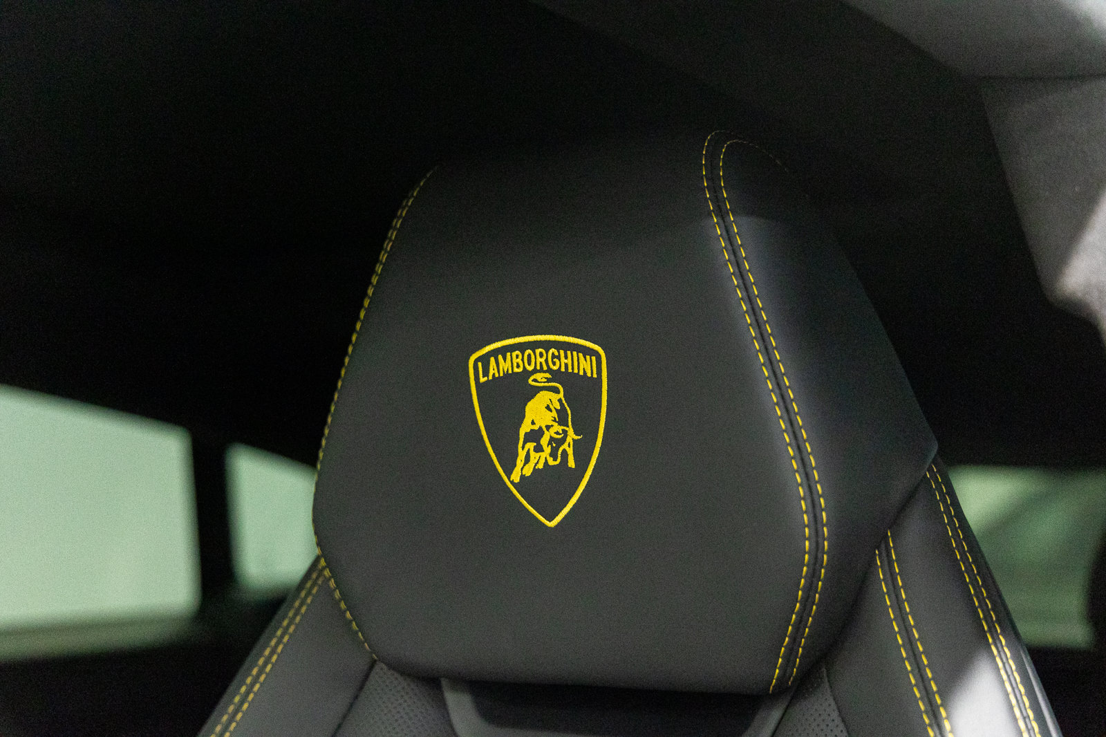 Used 2024 Lamborghini Urus S AWD/4WD image 32